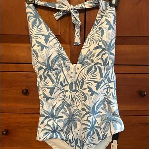 Touche’ Resort Collection one pc. Bathing suit BRAND NEW w tags. Size XL 10/12